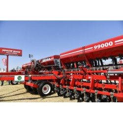 Sembradora Apache 99000