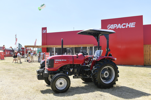 Tractor Apache Solis